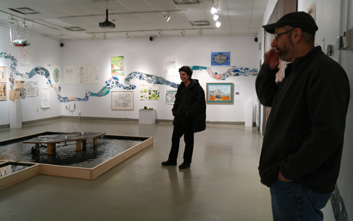 Visiting Artist Gregg Schlanger reviewing gallery show (Image credit: Judi Major-Girardin)