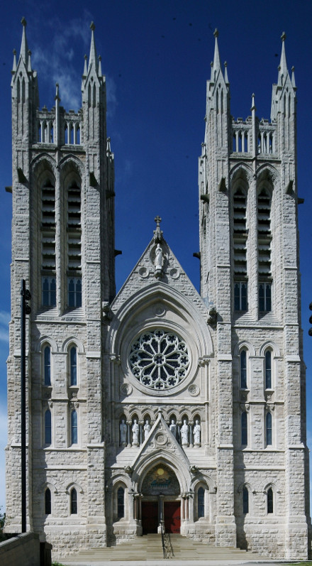 Fig. 2. Guelph, Basilica of Our Lady Immaculate, W (E) façade.