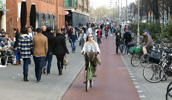 Jodenbreestraat in 2014 (Image Credit: Bicycle Dutch)