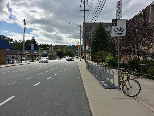 Bike share station at Dundurn and Aberdeen