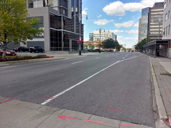 Surplus lane on Bay between Main and King (RTH file photo)