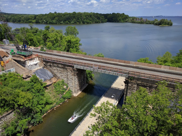 Construction work on new track across Desjardins Canal (RTH file photo)