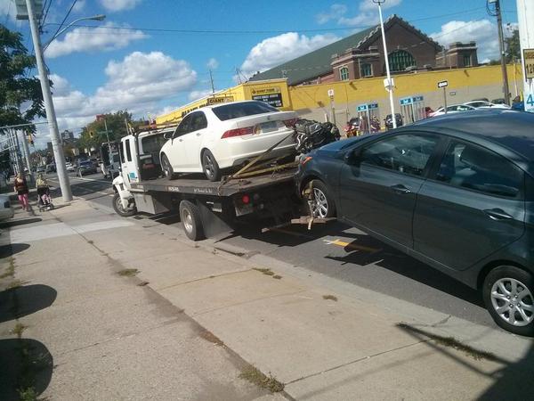 Tow truck illegally parked in the Cannon cycle track (Image Credit: John Neary)