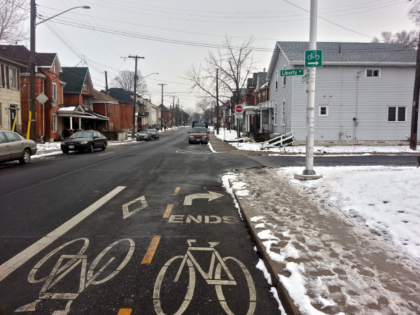 Hunter bike lanes end at Liberty