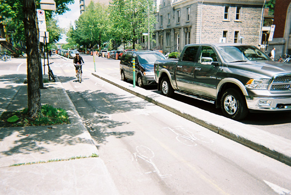 Curb separated bike lane in Montreal