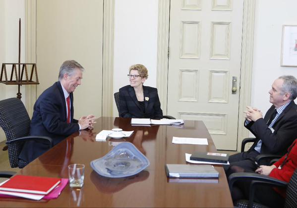 Hamilton Mayor Fred Eisenberger, Ontario Premier Kathleen Wynne and Hamilton City Manager Chris Murray (Image Credit: Government of Ontario)
