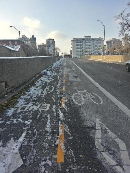Hunter bike lanes looking west from MacNab, November 18, 2014