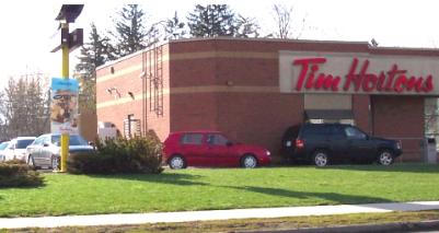 Vehicles idle at a drive-thru (RTH File Photo)