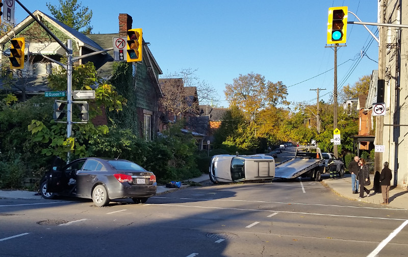 Collision at Queen and Charlton on the morning of November 8, 2017 (Image Credit: Nicholas Kevlahan)