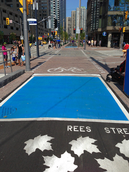 Bike lane road crossing