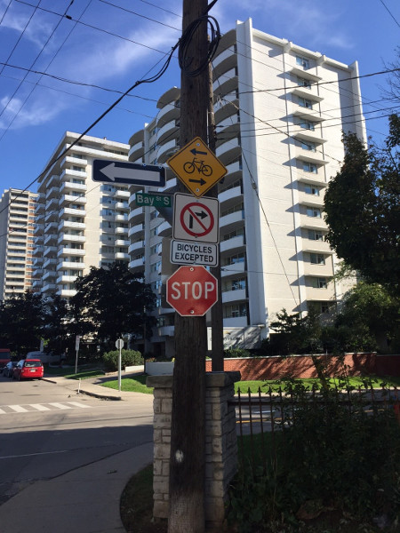 Signs at Bold Street showing contra-flow lane