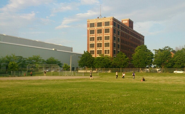 Woodlands Park with Westinghouse building in background (Image Credit: Jason Nason)