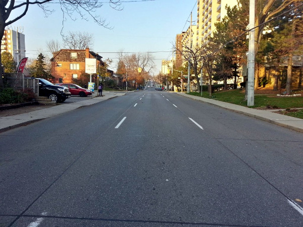 Queen Street South between green waves during afternoon rush hour (RTH file photo)