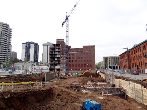 Tower crane and excavation east of the old Revenue Canada building (RTH file photo)