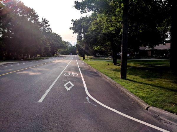 Buffer blocking curb instead of automobile lane