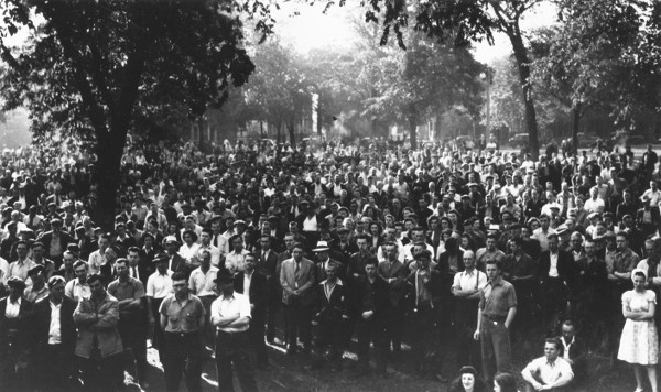 Union workers assembling at Woodlands Park (Image Credit: Workers' City)