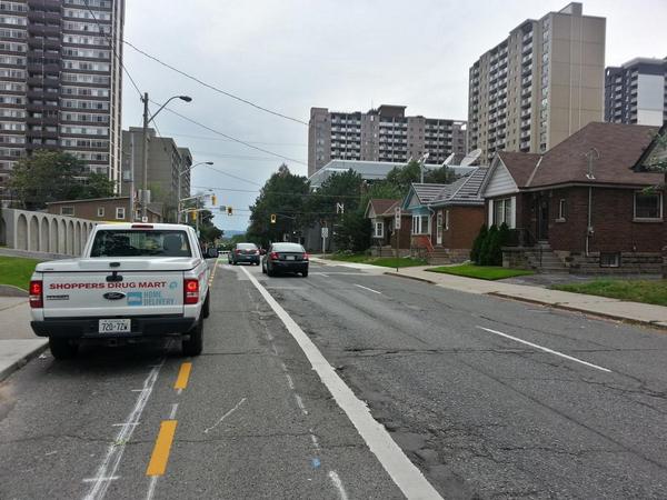 Vehicle parked in Hunter Street bike lanes