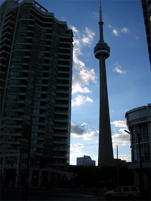 You can still see the CN Tower betwen the condos (well, most of the time). Now, is that a wine store on the left?