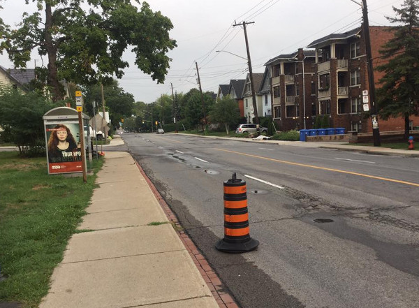 Aberdeen Avenue just west of Queen Street during morning rush hour, August 25, 2016 (Image Credit: Nicholas Kevlahan)